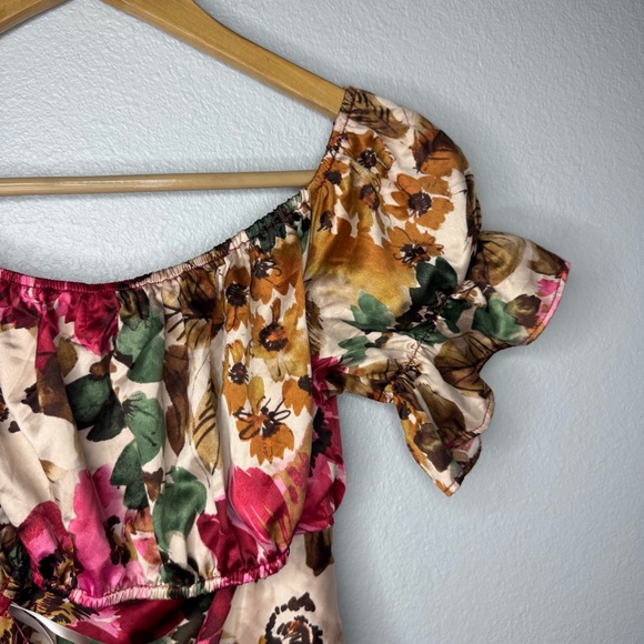 Floral Puff Sleeve Tie-Back Top - Picture 7 of 16